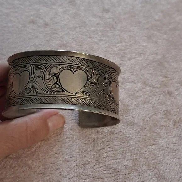 Vintage Etched Heart Cuff Bracelet Boho Cottagecore Native - Picture 2 of 4